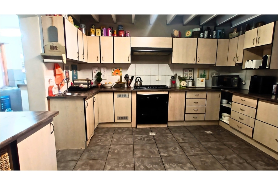 5 Bedroom Property for Sale in Gonubie Eastern Cape